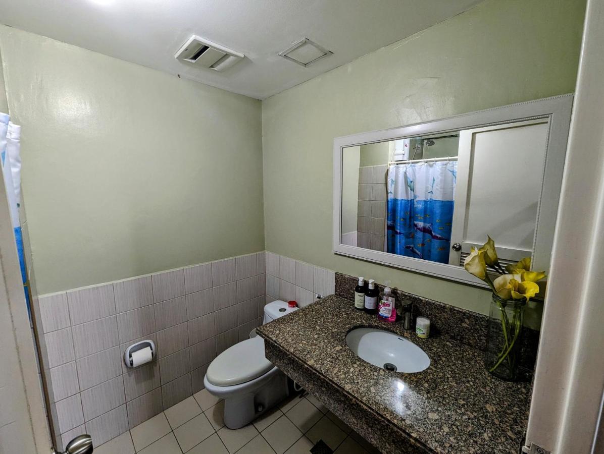 Appartamento Acacia Estates' The Getaway Taguig Jade Tower Manila Esterno foto